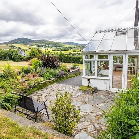 Mountain Paradise In Bunclody, Ferienhaus *